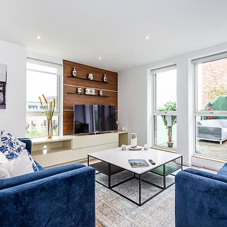 Апартаменты Chiswick Park 3 Bed 3 Bath West London - Parking Экстерьер фото