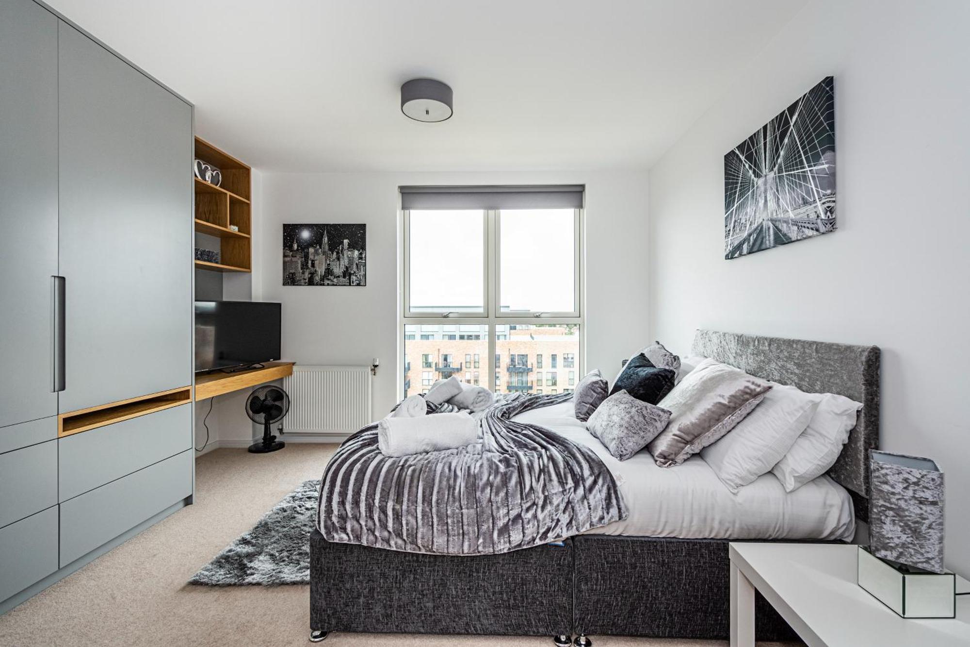 Апартаменты Chiswick Park 3 Bed 3 Bath West London - Parking Экстерьер фото